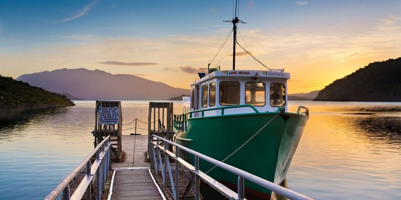 https://staging.nztour.co.nz/wp-content/uploads/rot-waimangu-rotomahana-dawn-lake-1280x640.jpg